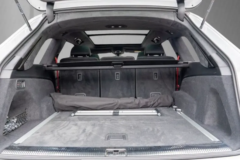 Audi SQ7 din 2025 cu 19.896 km - oferta AUD210609 - foto 10