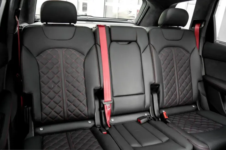 Audi SQ7 din 2025 cu 18.850 km - oferta AUD210610 - foto 4