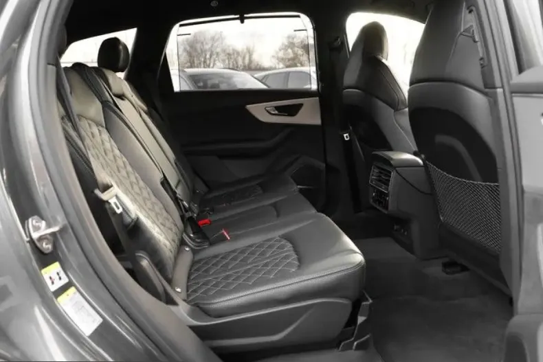 Audi SQ7 din 2025 cu 12.980 km - oferta AUD210611 - foto 4