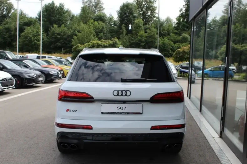 Audi SQ7 din 2025 cu 4.500 km - oferta AUD210616 - foto 5