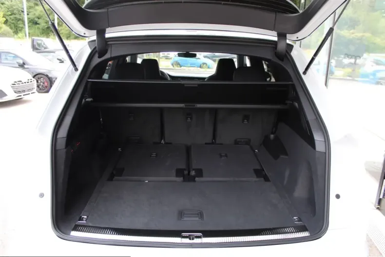 Audi SQ7 din 2025 cu 4.500 km - oferta AUD210616 - foto 6