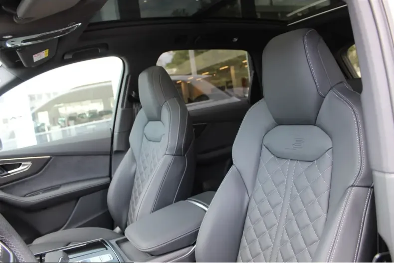 Audi SQ7 din 2025 cu 4.500 km - oferta AUD210616 - foto 11