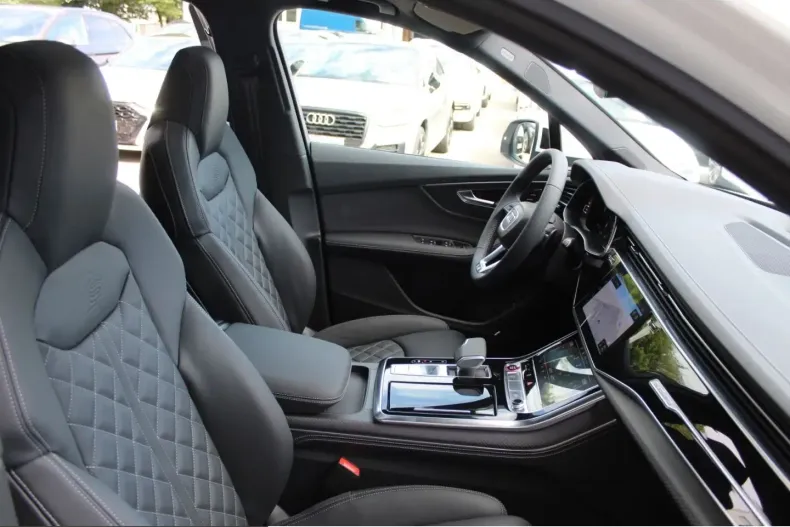Audi SQ7 din 2025 cu 4.500 km - oferta AUD210616 - foto 12