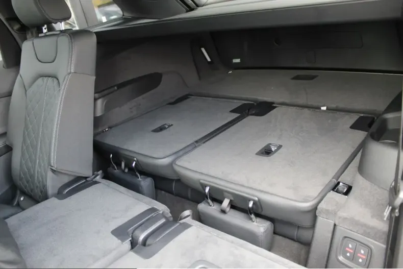 Audi SQ7 din 2025 cu 4.500 km - oferta AUD210616 - foto 18