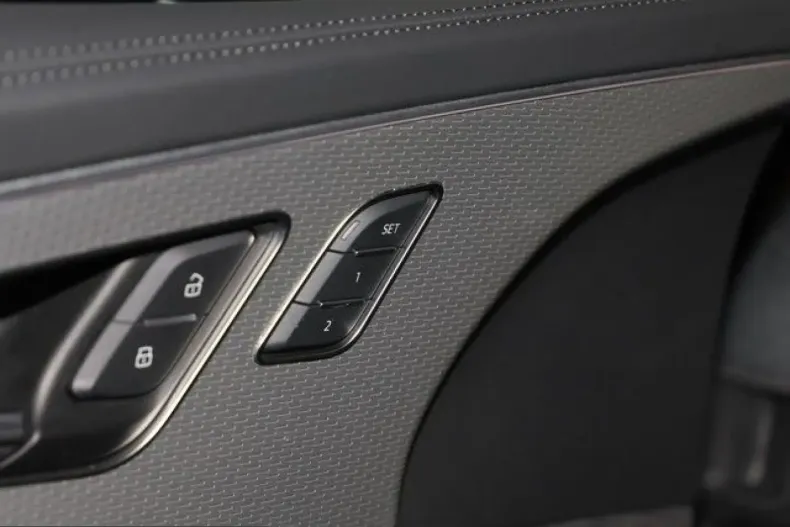 Audi SQ7 din 2025 cu 36.780 km - oferta AUD210617 - foto 13