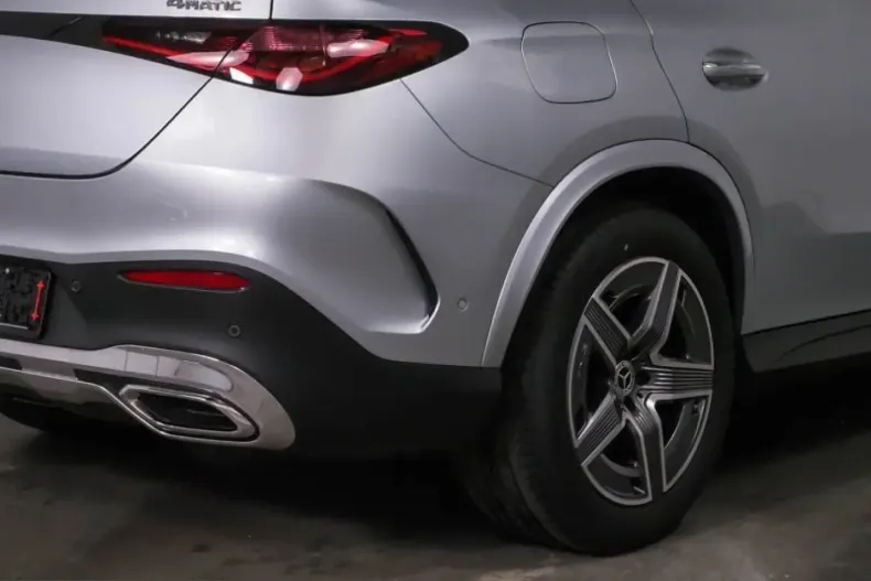 Mercedes-Benz GLC 220 (Clasa GLC) din 2023 cu 4.949 km - oferta MER210622 - foto 4