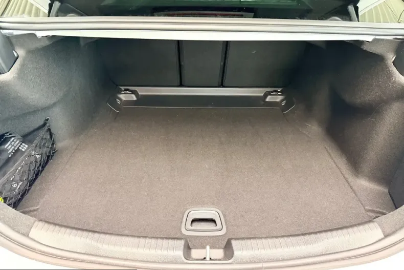 Mercedes-Benz C 300 (Clasa C) din 2025 cu 27.000 km - oferta MER210632 - foto 13