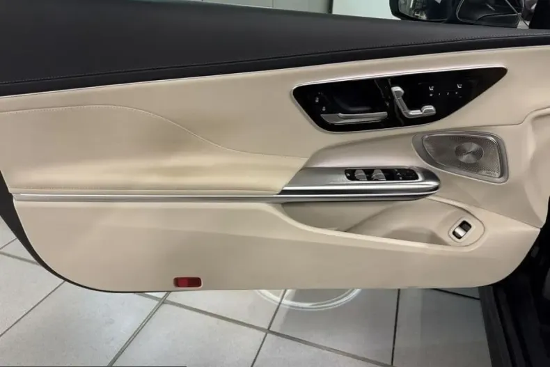 Mercedes-Benz CLE 200 (Clasa CLE) din 2024 cu 33.438 km - oferta MER210637 - foto 6