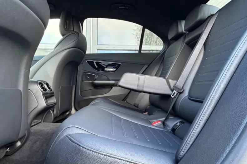 Mercedes-Benz C 300 (Clasa C) din 2022 cu 99.711 km - oferta MER210649 - foto 15
