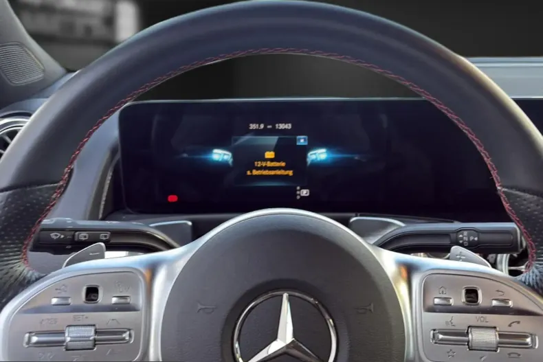 Mercedes-Benz GLB 250 (Clasa GLB) din 2021 cu 12.691 km - oferta MER210655 - foto 18