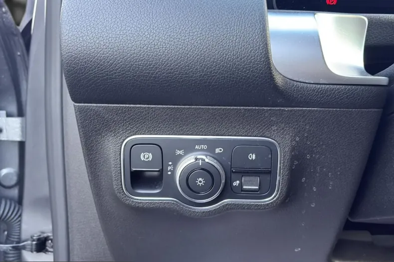 Mercedes-Benz GLB 250 (Clasa GLB) din 2021 cu 12.691 km - oferta MER210655 - foto 23
