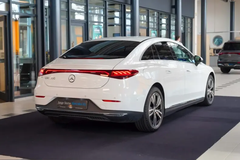 Mercedes-Benz EQE din 2024 cu 22.095 km - oferta MER210660 - foto 3