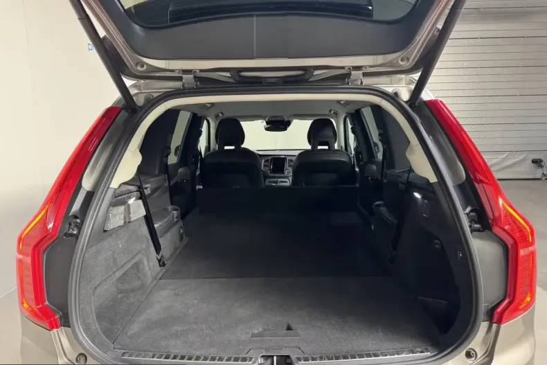 Volvo XC90 din 2021 cu 57.765 km - oferta VOL210661 - foto 7