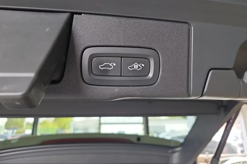 Volvo XC60 din 2022 cu 67.516 km - oferta VOL210663 - foto 11
