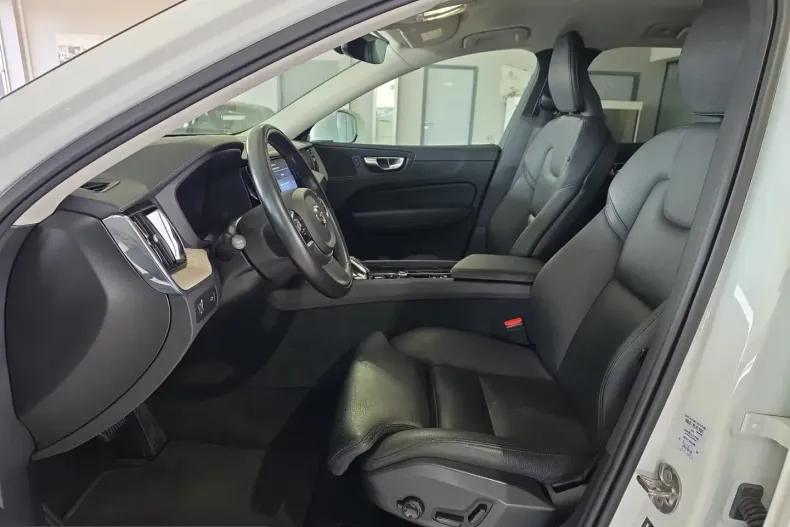 Volvo XC60 din 2022 cu 67.516 km - oferta VOL210663 - foto 14