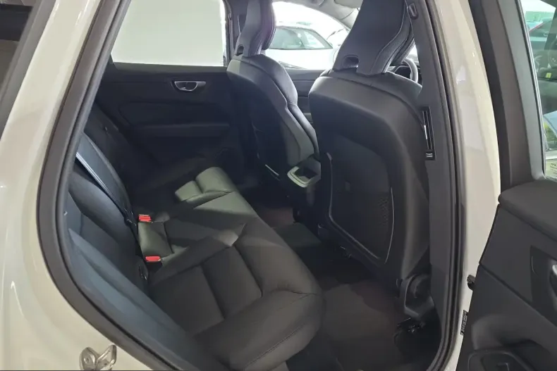 Volvo XC60 din 2022 cu 67.516 km - oferta VOL210663 - foto 16