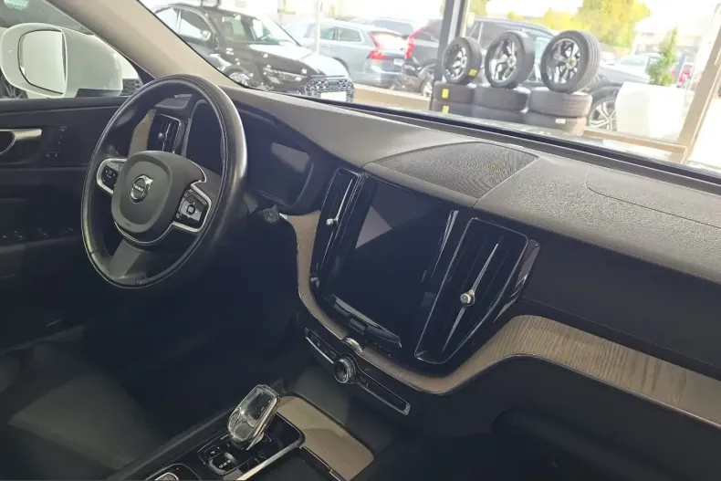 Volvo XC60 din 2022 cu 67.516 km - oferta VOL210663 - foto 19