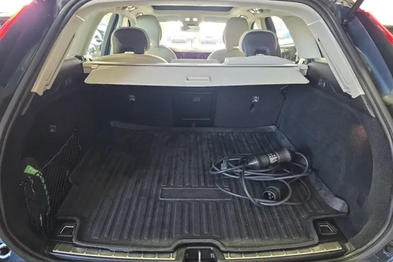 Volvo XC60 din 2022 cu 72.895 km - oferta VOL210664 - foto 7