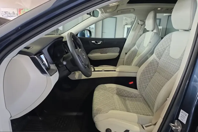 Volvo XC60 din 2022 cu 72.895 km - oferta VOL210664 - foto 13