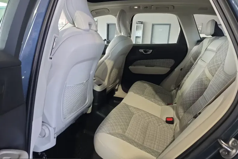 Volvo XC60 din 2022 cu 72.895 km - oferta VOL210664 - foto 14