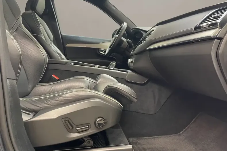 Volvo XC90 din 2021 cu 72.029 km - oferta VOL210672 - foto 13