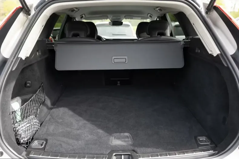 Volvo XC60 din 2023 cu 46.822 km - oferta VOL210686 - foto 12