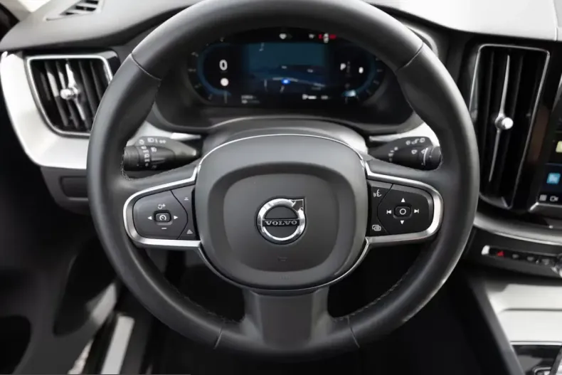 Volvo XC60 din 2023 cu 46.822 km - oferta VOL210686 - foto 19