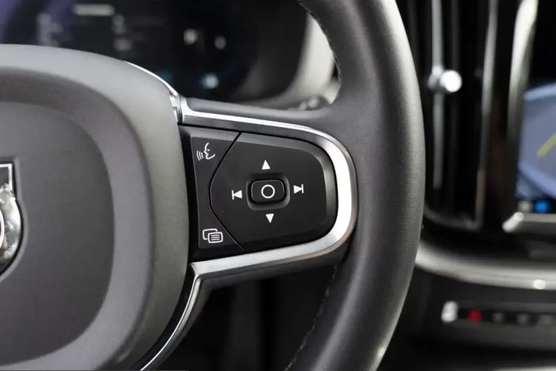 Volvo XC60 din 2023 cu 46.822 km - oferta VOL210686 - foto 22