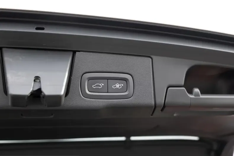 Volvo XC60 din 2023 cu 46.822 km - oferta VOL210686 - foto 23