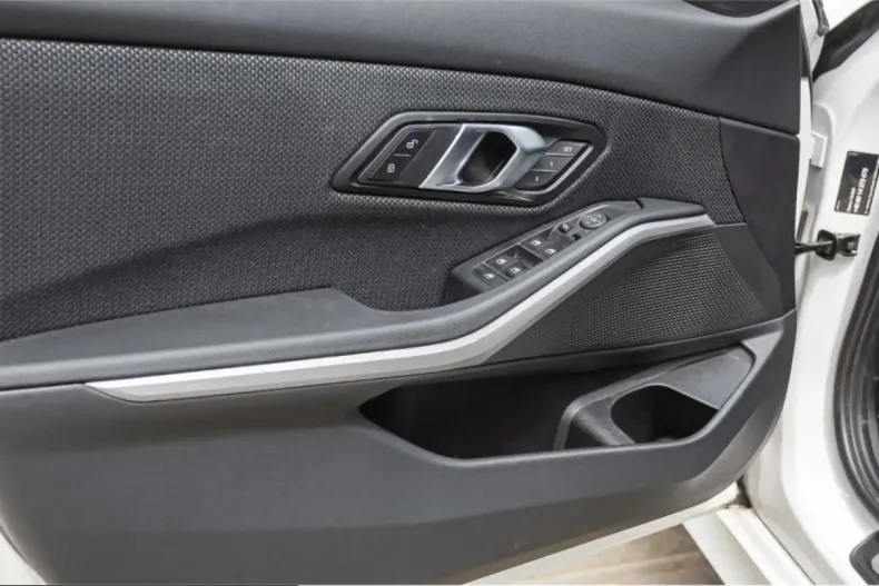 BMW 320 (Seria 3) din 2024 cu 18.300 km - oferta BMW210687 - foto 6