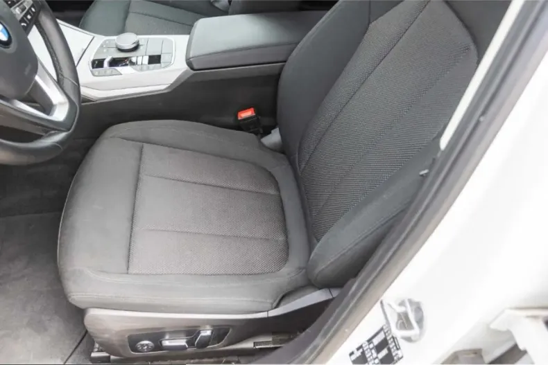 BMW 320 (Seria 3) din 2024 cu 18.300 km - oferta BMW210687 - foto 9