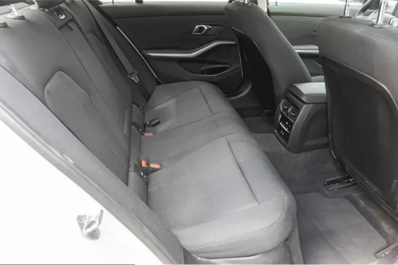 BMW 320 (Seria 3) din 2024 cu 18.300 km - oferta BMW210687 - foto 16