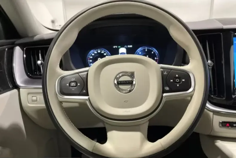 Volvo XC60 din 2021 cu 44.000 km - oferta VOL210688 - foto 11