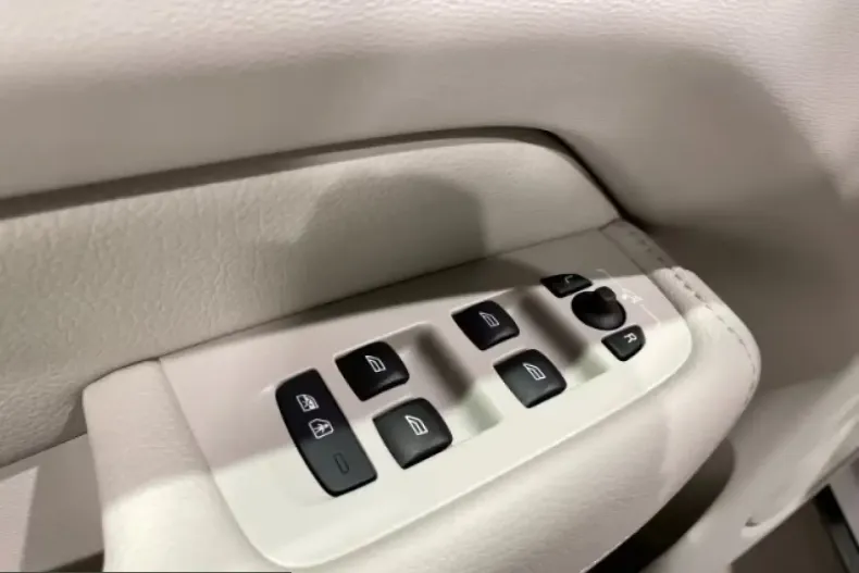 Volvo XC60 din 2021 cu 44.000 km - oferta VOL210688 - foto 19