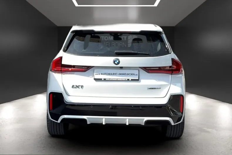 BMW iX1 (Seria X) din 2024 cu 24.392 km - oferta BMW210690 - foto 9