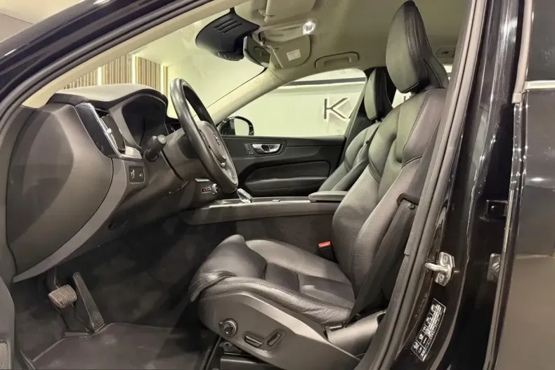 Volvo XC60 din 2021 cu 70.500 km - oferta VOL210693 - foto 13