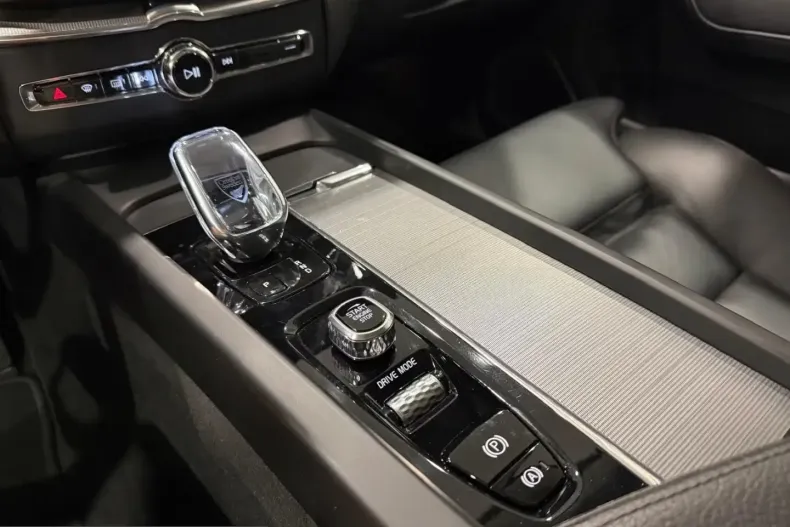 Volvo XC60 din 2021 cu 70.500 km - oferta VOL210693 - foto 18