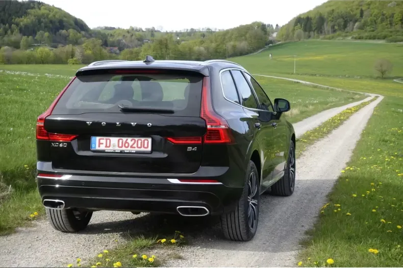 Volvo XC60 din 2021 cu 75.500 km - oferta VOL210694 - foto 6