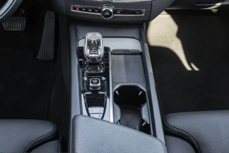 Volvo XC60 din 2022 cu 76.503 km - oferta VOL210695 - foto 14