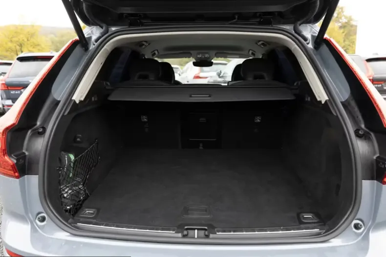 Volvo XC60 din 2023 cu 57.265 km - oferta VOL210699 - foto 5