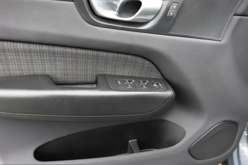 Volvo XC60 din 2023 cu 57.265 km - oferta VOL210699 - foto 12