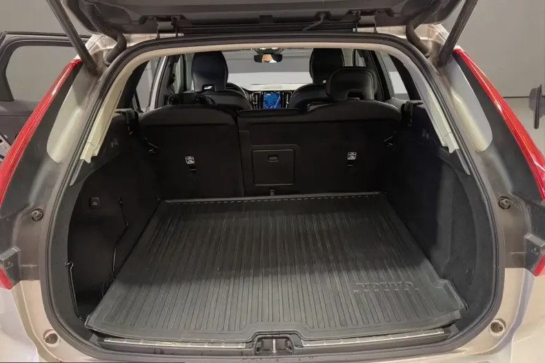 Volvo XC60 din 2022 cu 74.912 km - oferta VOL210702 - foto 6