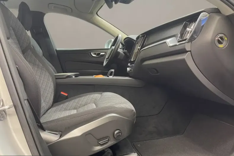 Volvo XC60 din 2022 cu 74.912 km - oferta VOL210702 - foto 8
