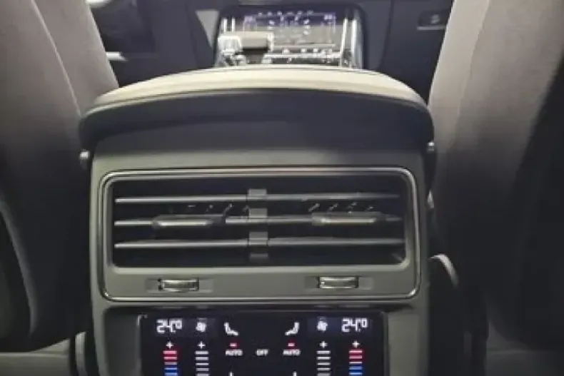Audi Q8 din 2024 cu 42.163 km - oferta AUD210707 - foto 17