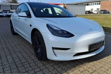 Tesla Model 3 din 2022 - oferta TES210709