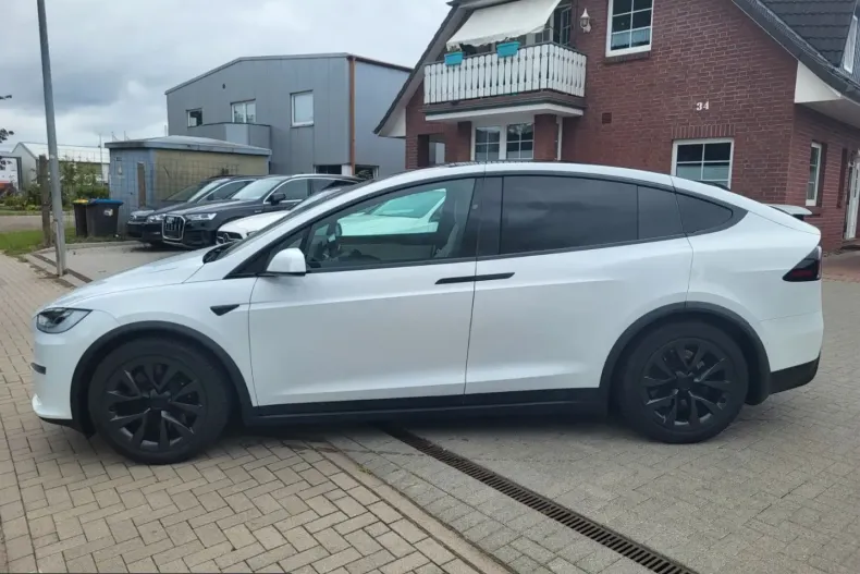 Tesla Model X din 2022 cu 24.671 km - oferta TES210710 - foto 4