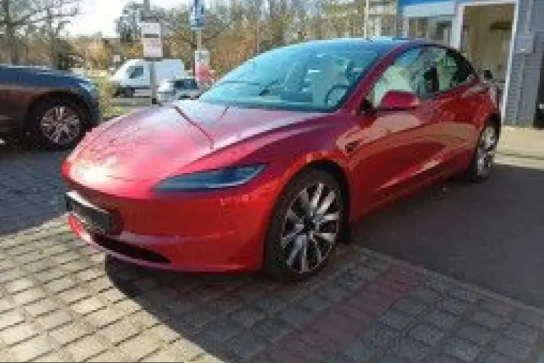 Tesla Model 3 din 2024 cu 22.764 km - oferta TES210711 - foto 3