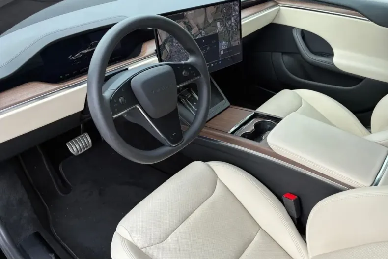 Tesla Model S din 2023 cu 63.180 km - oferta TES210712 - foto 2