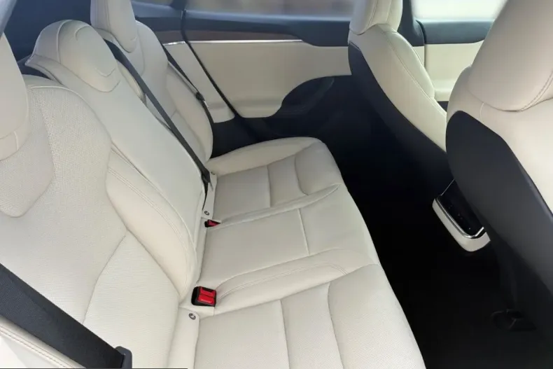 Tesla Model S din 2023 cu 63.180 km - oferta TES210712 - foto 14
