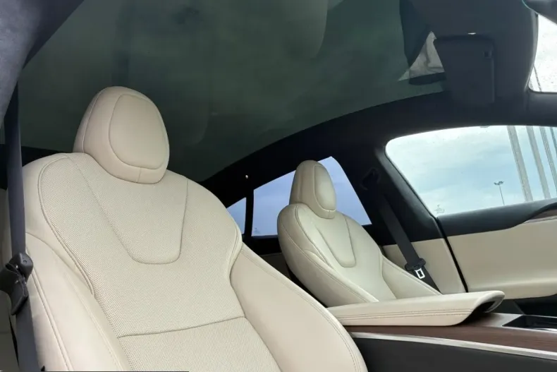 Tesla Model S din 2023 cu 63.180 km - oferta TES210712 - foto 16